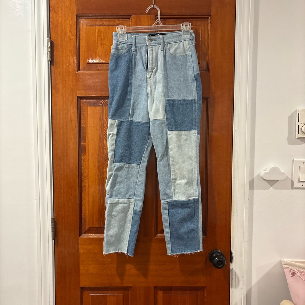 Hollister Light Blue Ultra High-Rise Mom Jeans